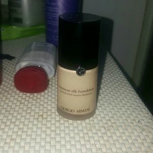 Giorgio Armani Luminous Silk foundation